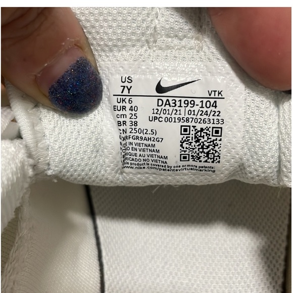 Nike like new - Picture 9 of 9